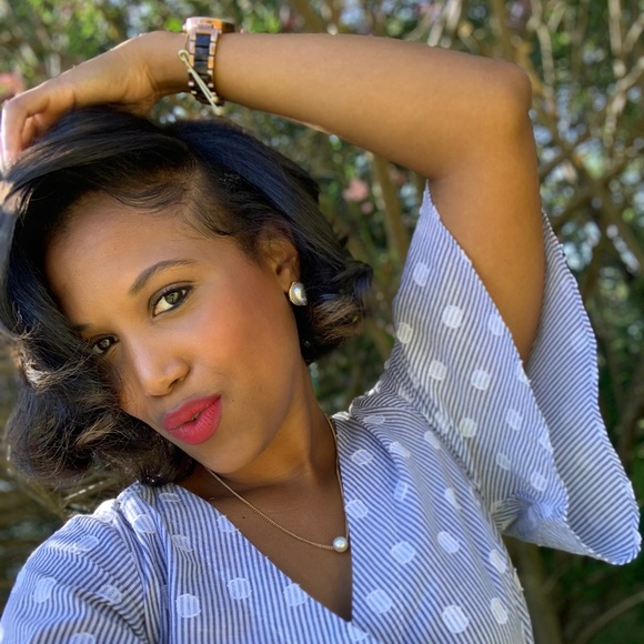 Meet your Posher, Javelyn - Picture 1 of 1